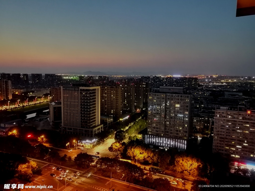 傍晚城市建筑城市夜景