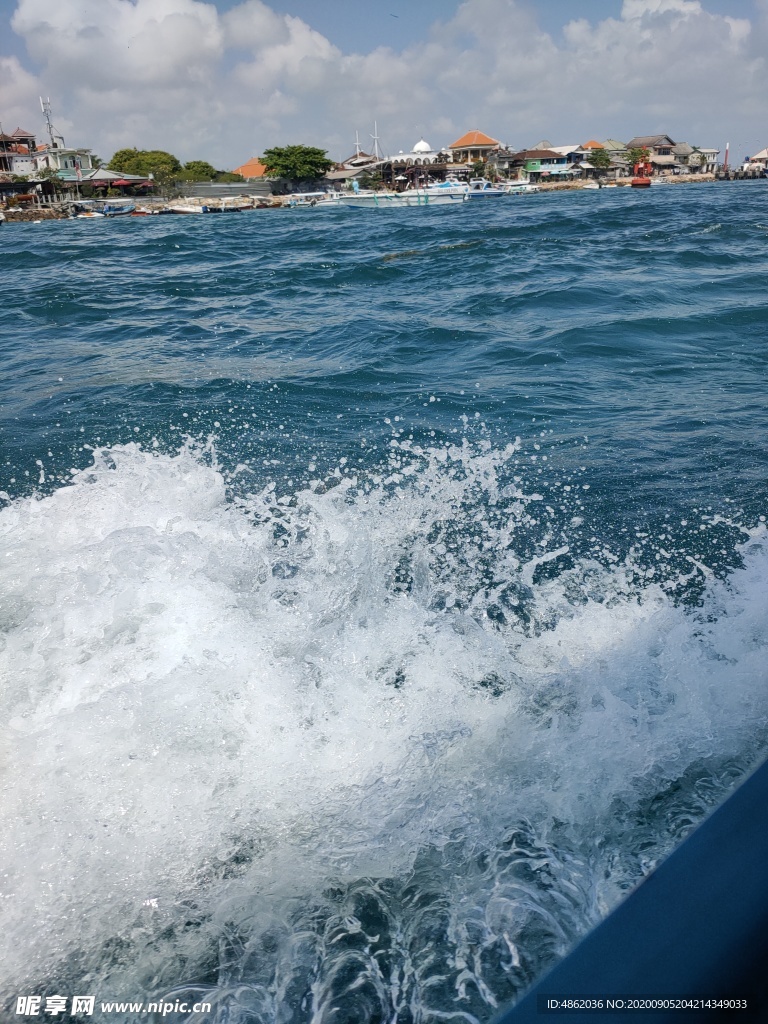 巴厘岛海浪