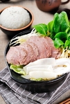 牛肉粉丝煲配饭