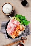 肥牛泡菜锅配饭