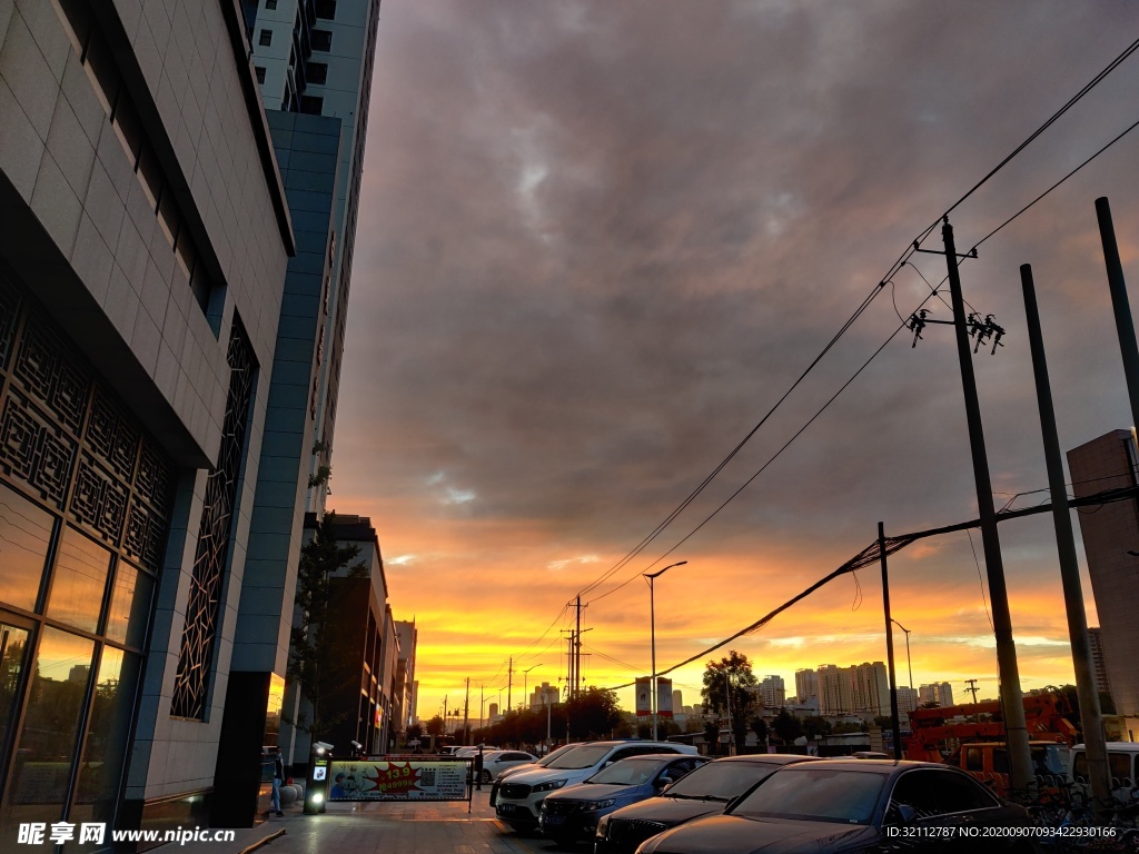 黄昏 夕阳 城市 回家