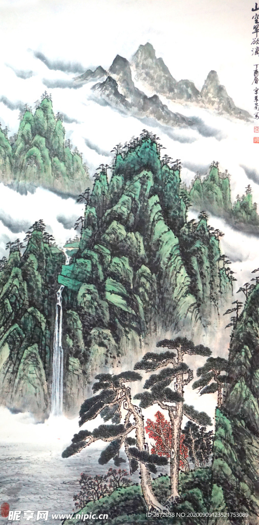 山空翠欲滴