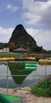 乡村湖泊游乐园风景图片