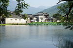 黄山宏村南湖边的景色