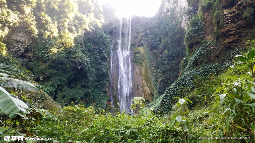 瀑布流水旅游旅行自然背景素材
