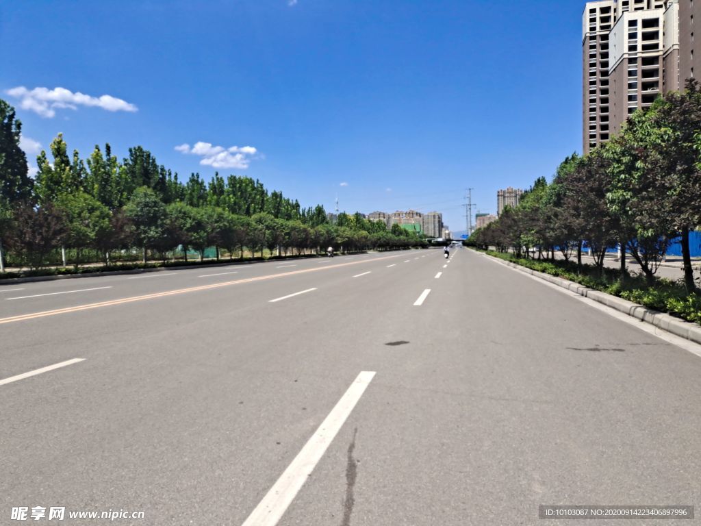 蓝天白云公路