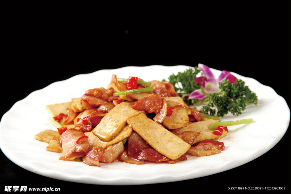 烟肉烩豆腐