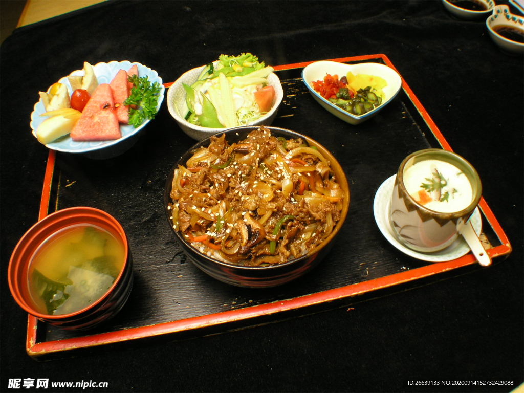 牛肉盖饭套餐