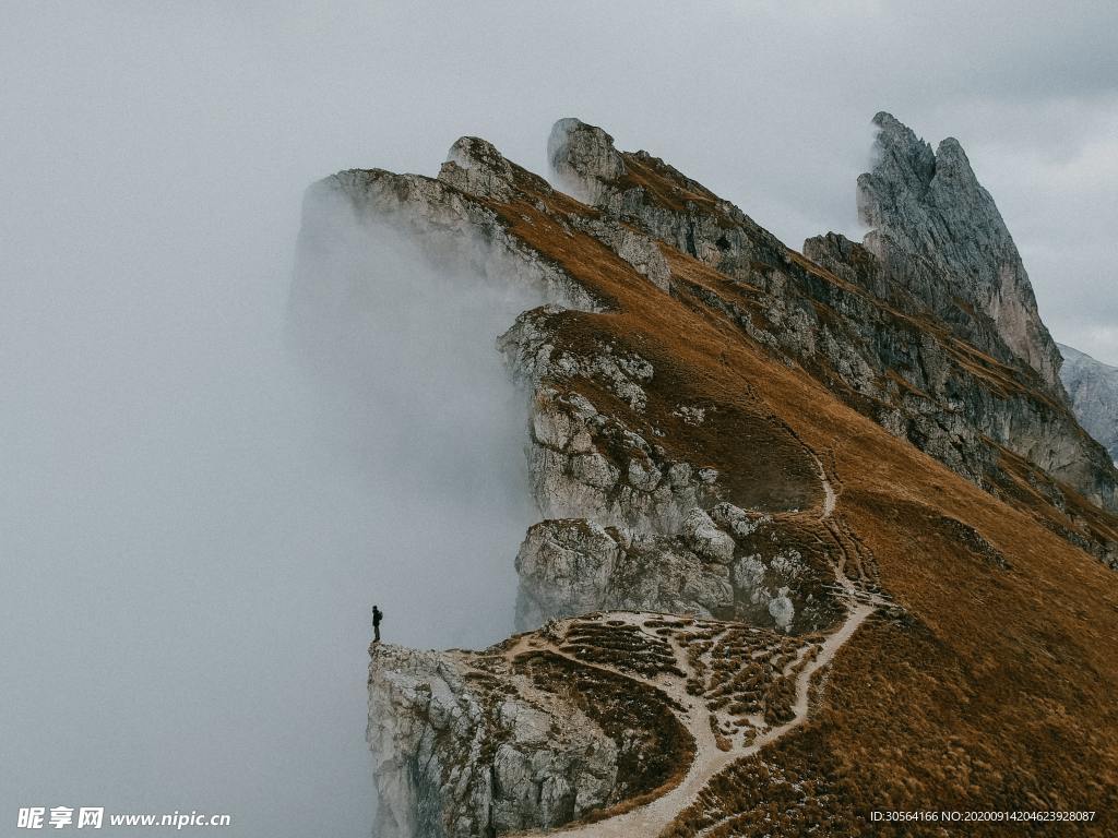 悬崖山峰云海云雾自然风景背景