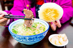 西安回民街老金家水盆羊肉套