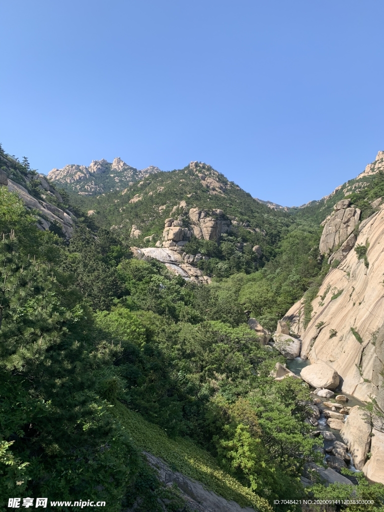 蓝天高山