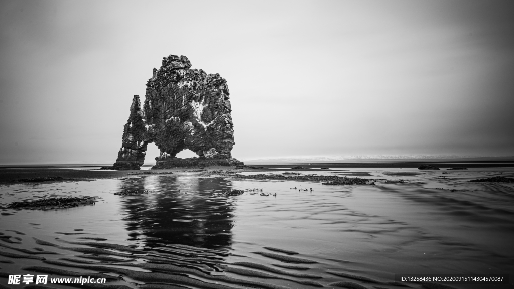 大海岩石天空海滩风景