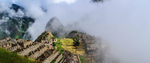 群山云雾古代建筑风景