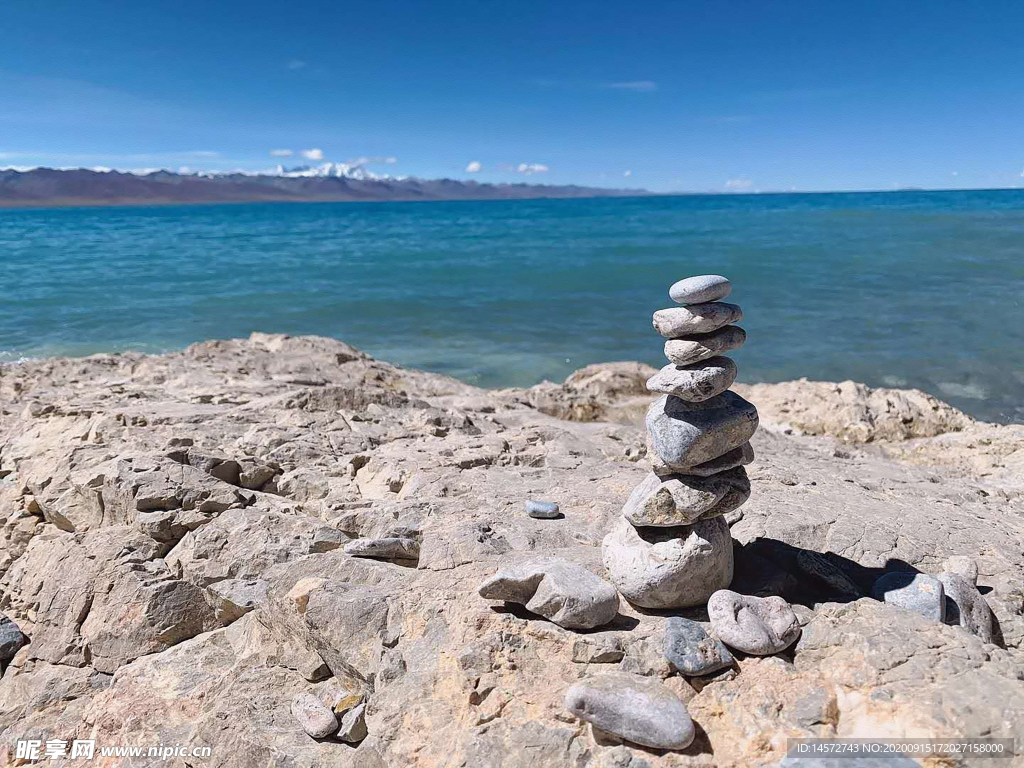 纳木措湖边风景