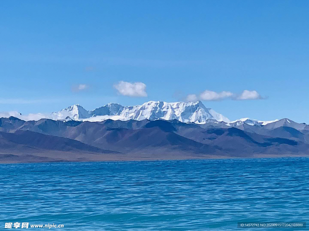 纳木措湖水风景