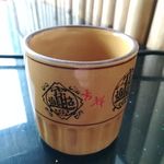 黄色古典茶杯