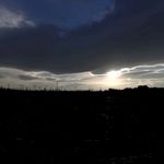 夕阳乌云荒野剪影风景