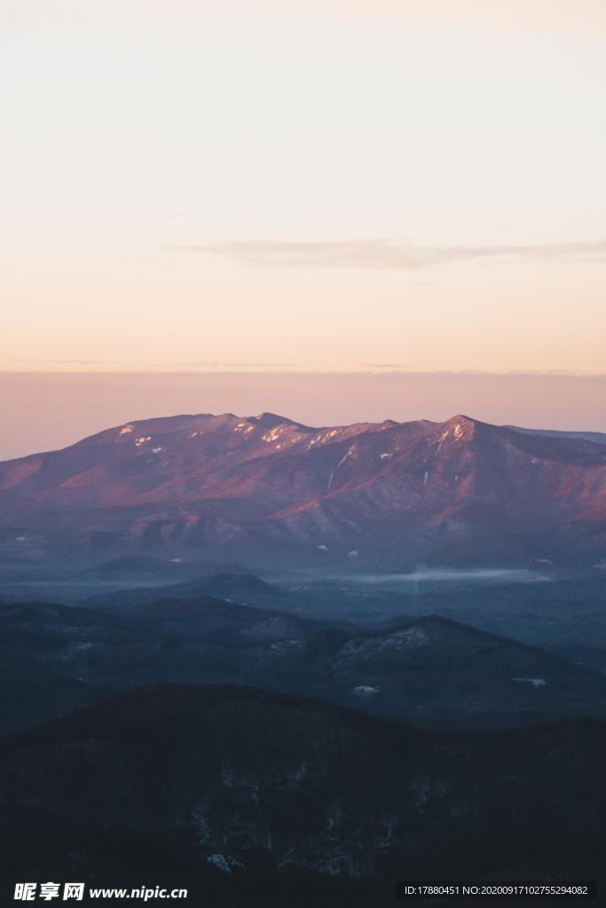 山脉 雪山 山林 云雾 天空