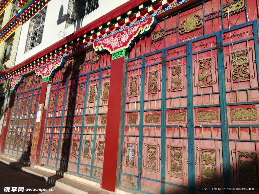 藏式古典大门建筑