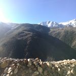 蓝天雪山山峰