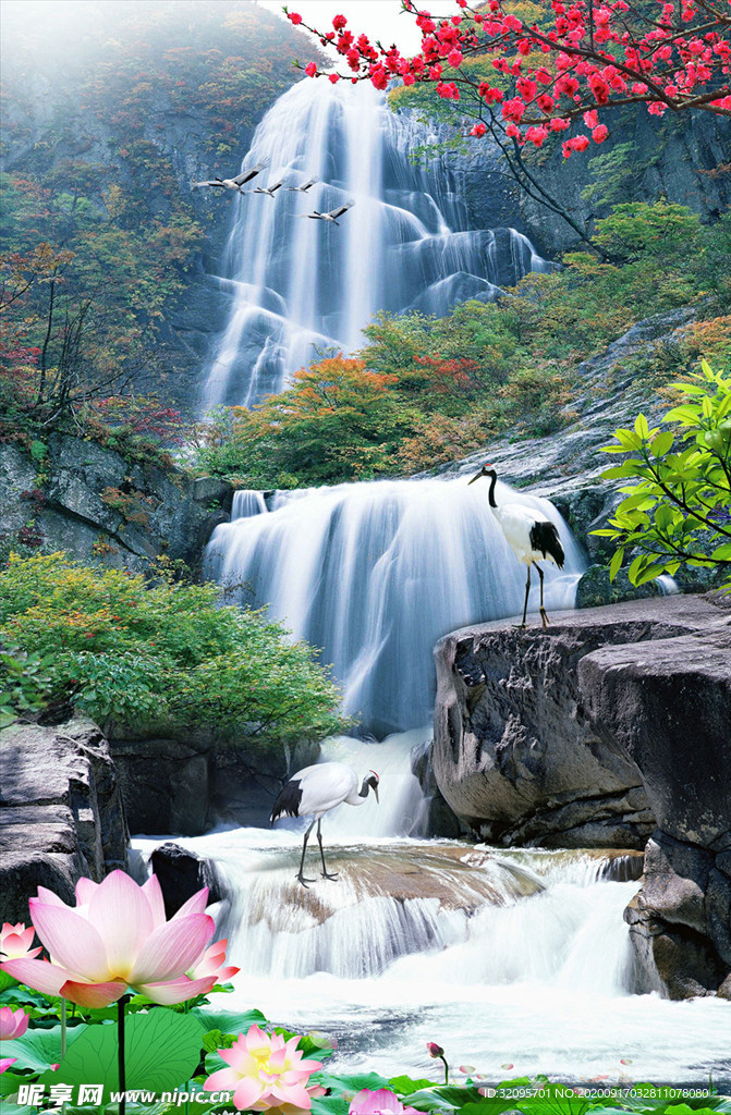 高山上流水玄关背景