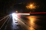 下雨时的城市道路湿水路面
