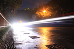 下雨时的城市道路湿水路面