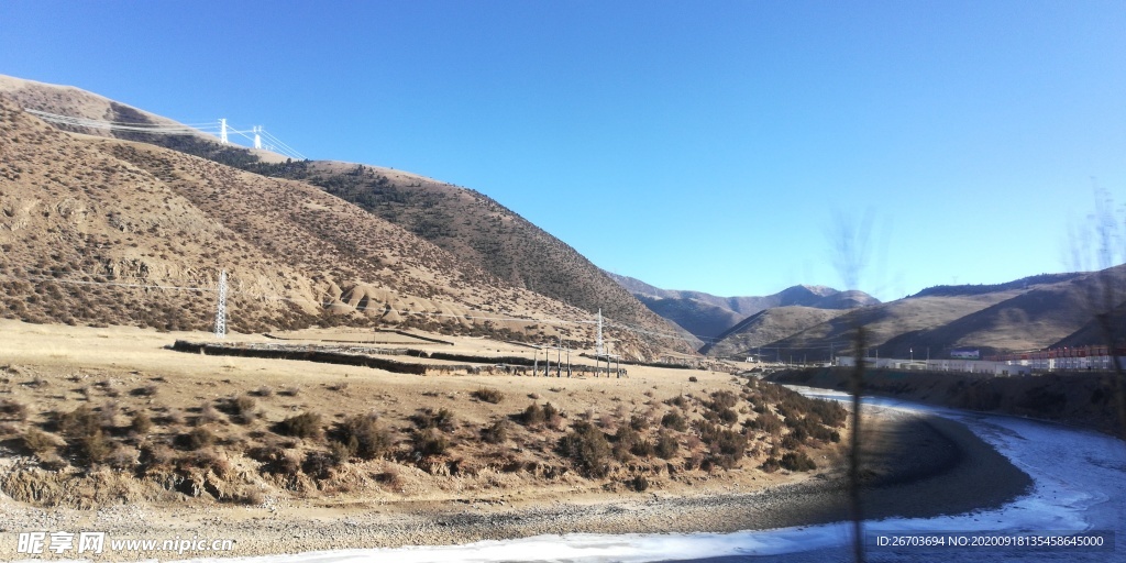 蓝天白云冰雪河流风景