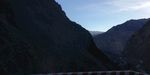 蓝天高山山谷