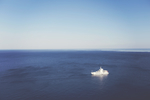 海与船