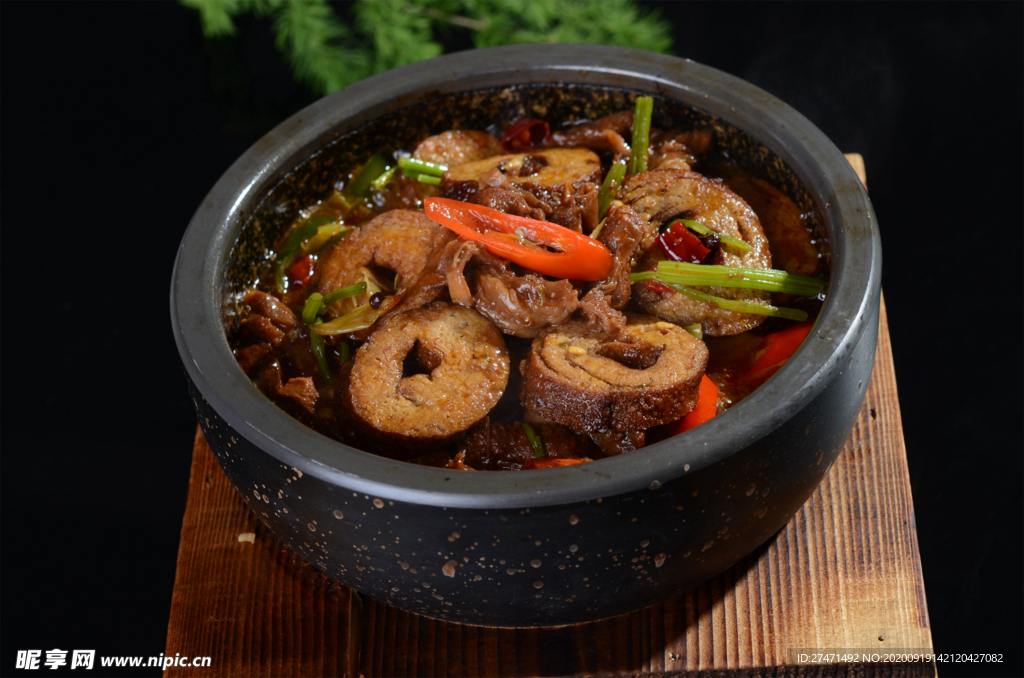 牛腩金钱豆腐