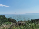 蓝天与海边