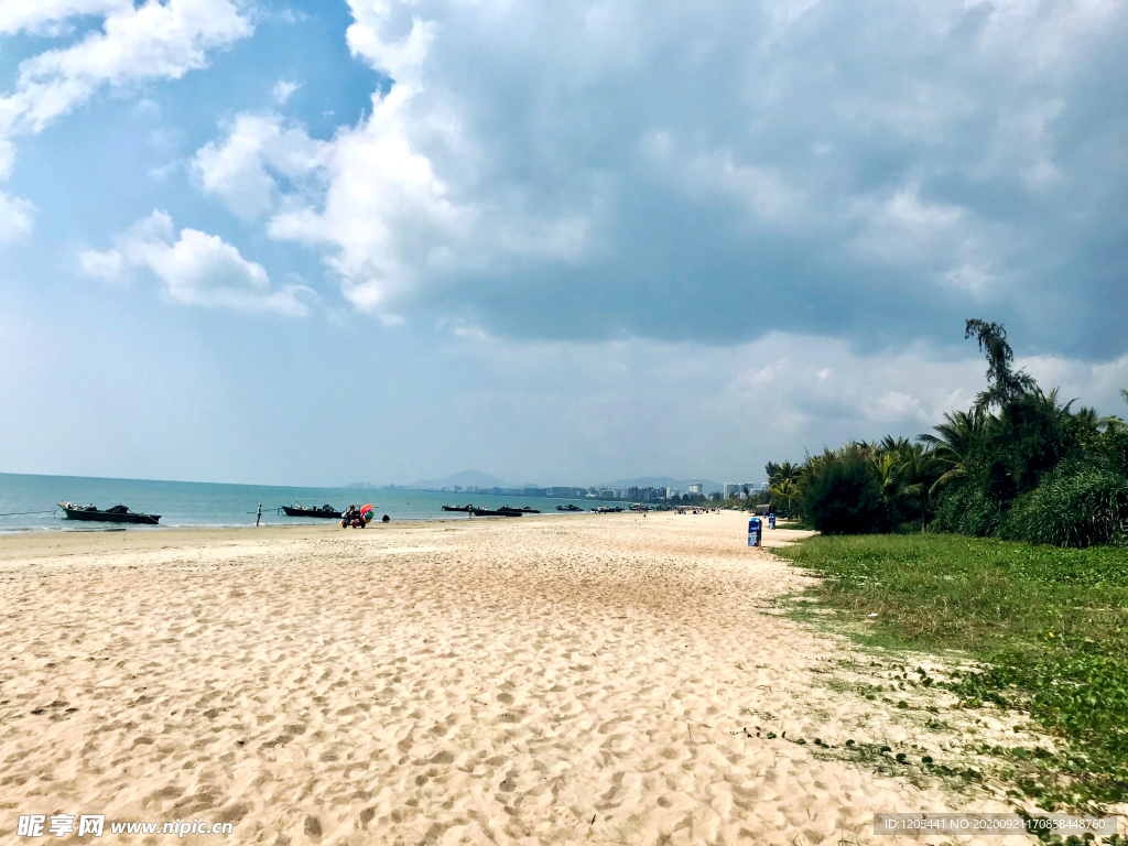 海南三亚湾风光