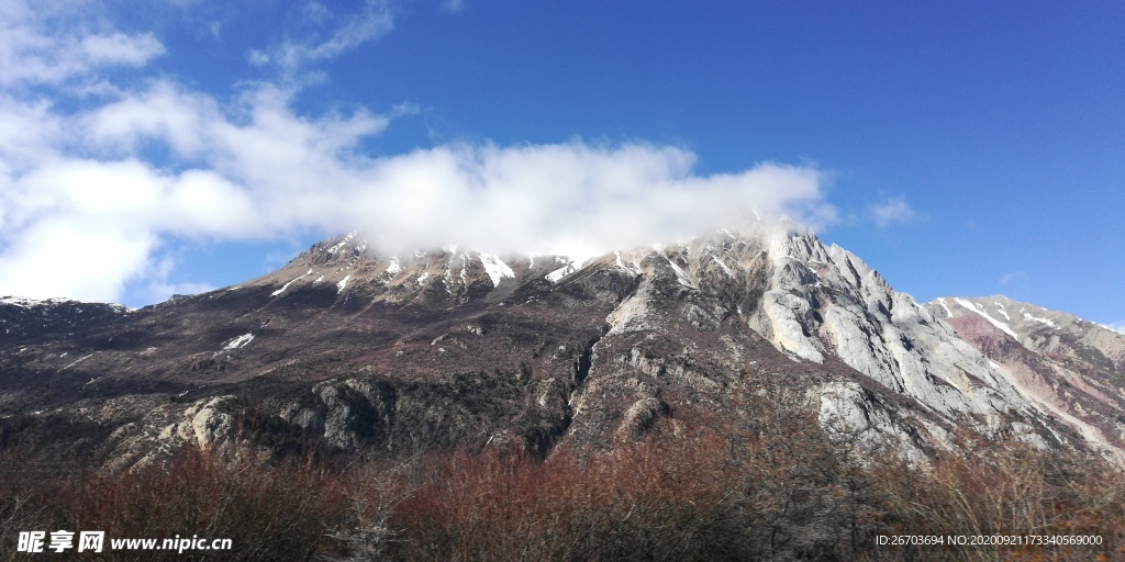 高山云朵风景