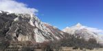 蓝天白云山峰风光