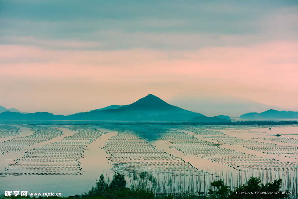 滩涂日落风景