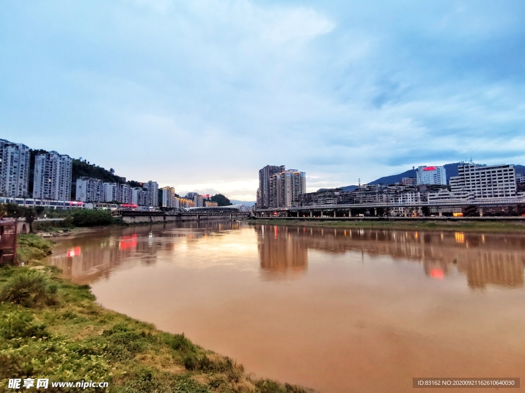 雨后洲河