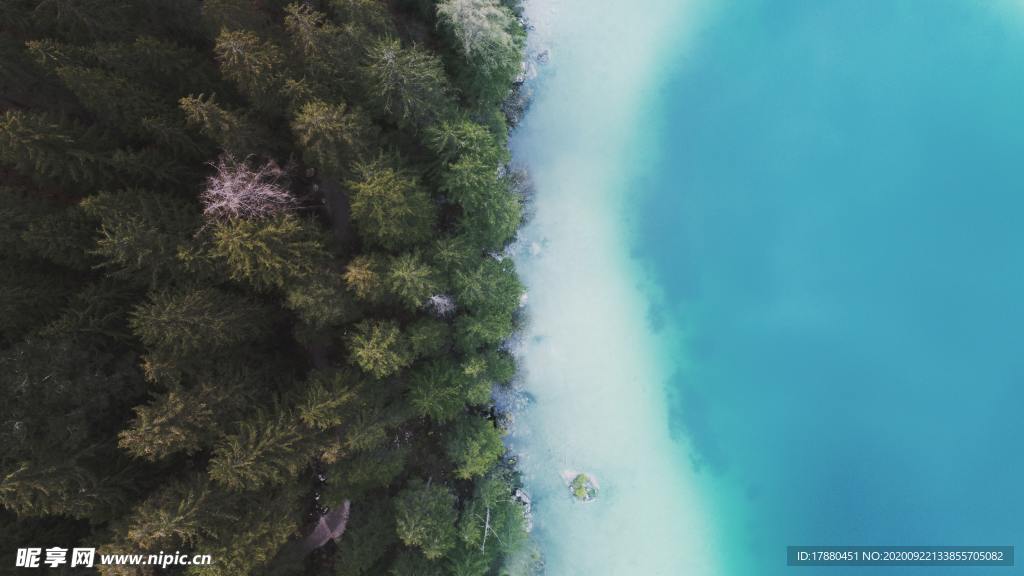 湖水