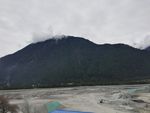 高山河流风光