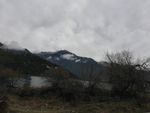 乌云雪山乡村树木风景