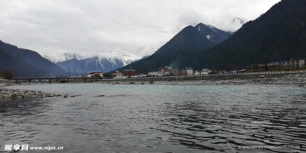 河流山水风景图片