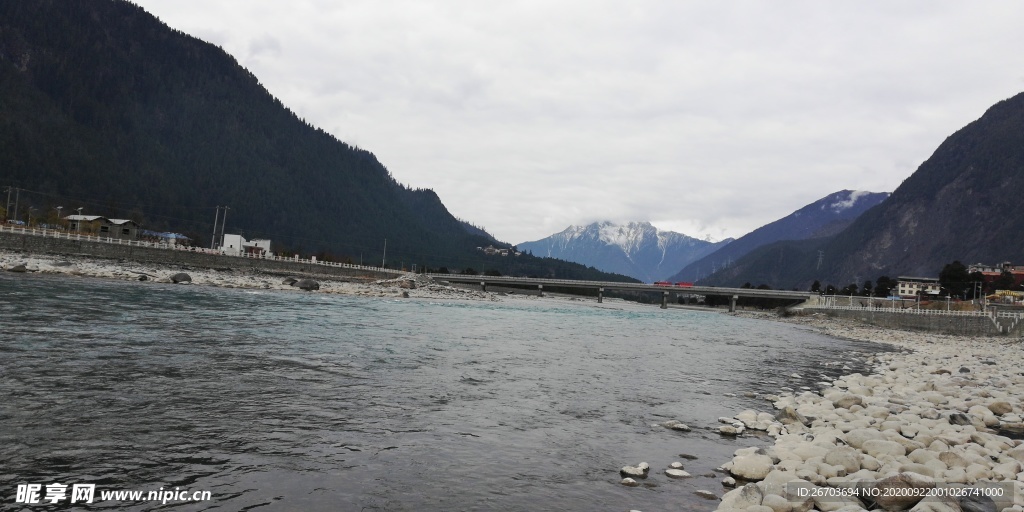 雪山河流山水风光