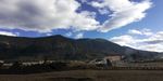 蓝天白云大山山村风景