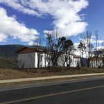 蓝天白云山村公路