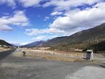蓝天白云大山山村风景