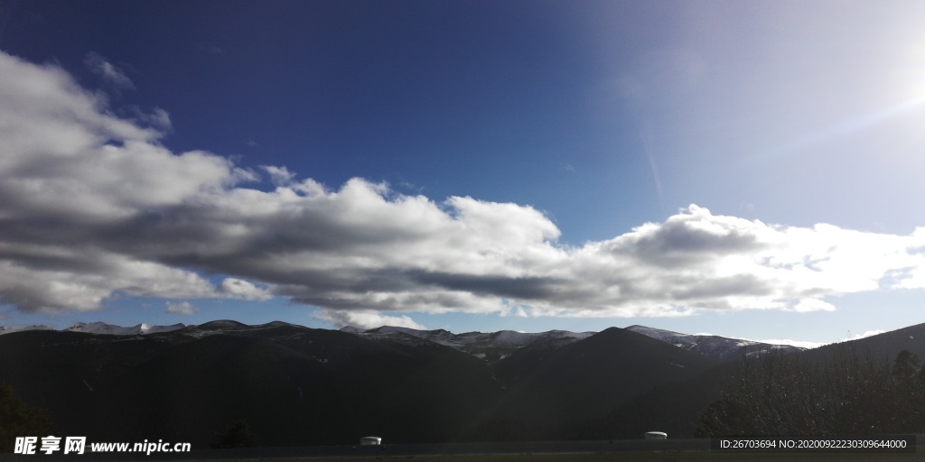 高山云海日出风景