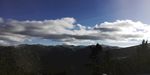 蓝天白云连绵大山风光