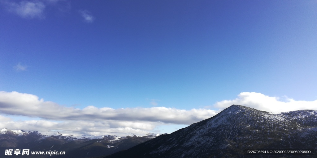 雪山云海