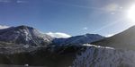 蓝天日出雪山风景