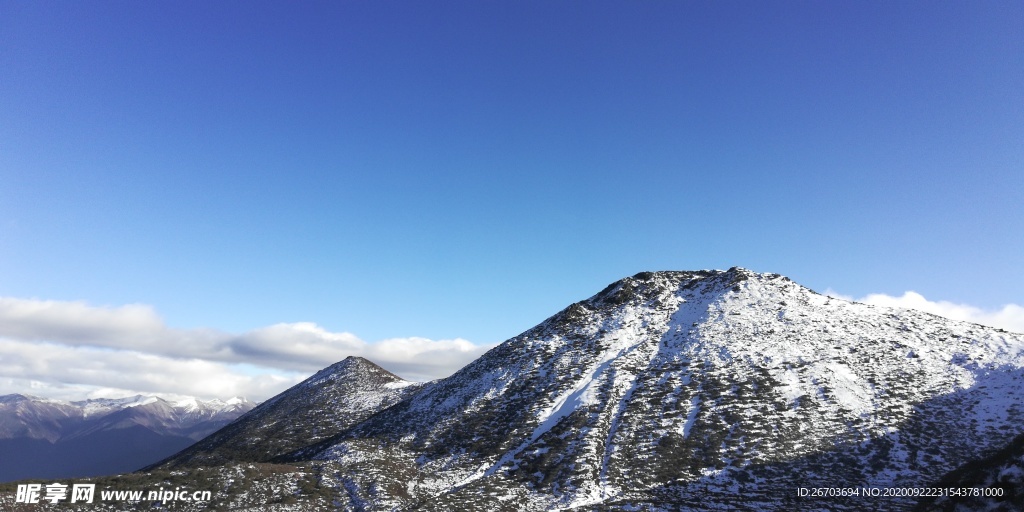 雪山云海风景